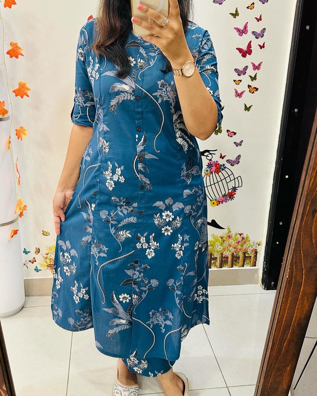 Women stylish Flower print kurta pent set