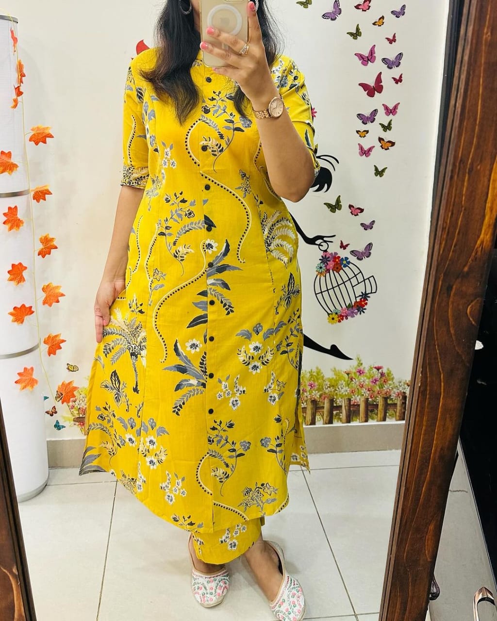 Women stylish Flower print kurta pent set