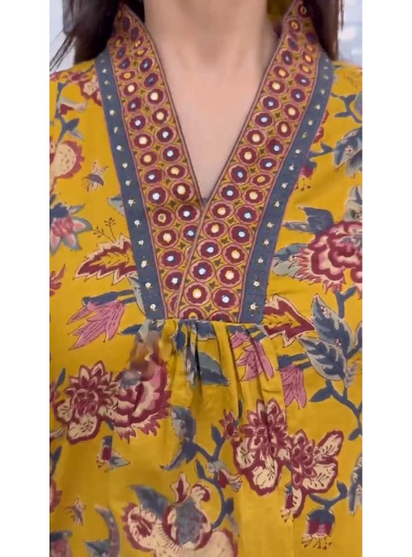 Saurabh women's floral printed A line kurta